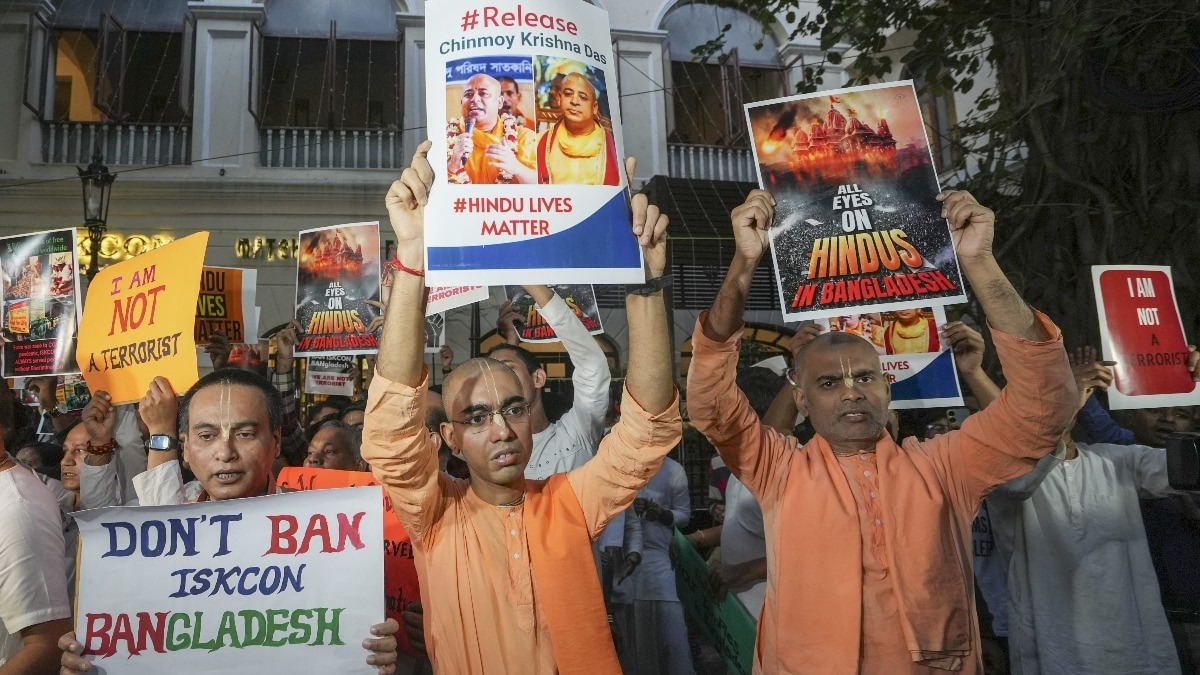 Isckon ban In bangladesh | Shankaracharya Avimukteshwaranand asking question to Modi Goverment for Hindu Attack in Bangladesh