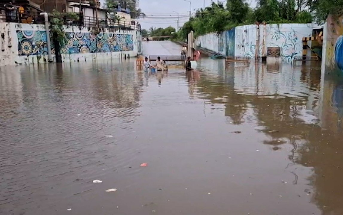 mosoon data live update in gujarati , Gujarat Rain Update : ગુજરાત વરસાદ , Gujarat VARSAD, Heavy Rain In South Gujarat Vapi valsad Navsari Tapi Surat, latest gujarat rain news , Ahmedaba rain , Vadodara rain , Chota udepur rain data , Gujarat rain forecast, gujarat weather expert ambalal patel Forecast, Gujarat Weather Update, gujju news channel, monsoon in gujarat ambalal patel predicts Agahi News relief for farmers, Ambalal Patel Agahi, અંબાલાલ પટેલની આગાહી, ગુજરાતમાં ચોમાસુ