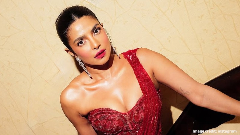 પ્રિયંકા ચોપડા ફોટો સોશિયલ મીડિયા - Priyanka Chopra Sexy Photos - priyanka Chopra Hot looks pics