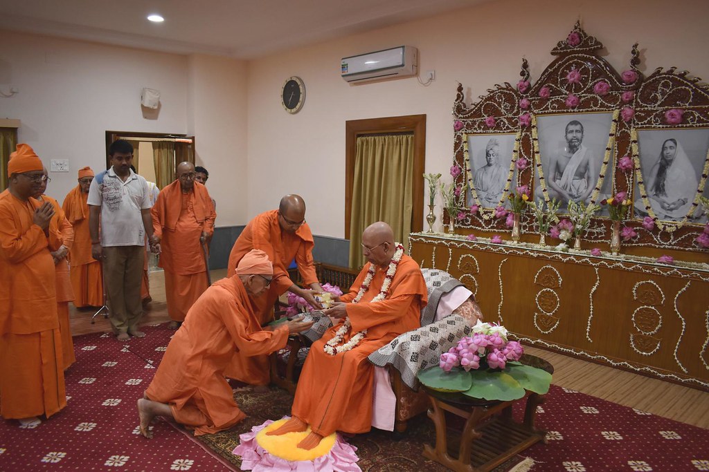 guru purnima 2023 pray to guru 