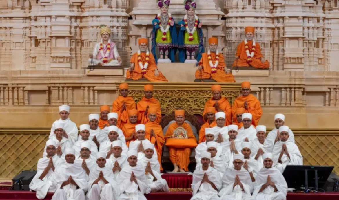 world-largest-hindu-temple-swaminarayan-Akshardham-new-jersey-diksha-samaroh