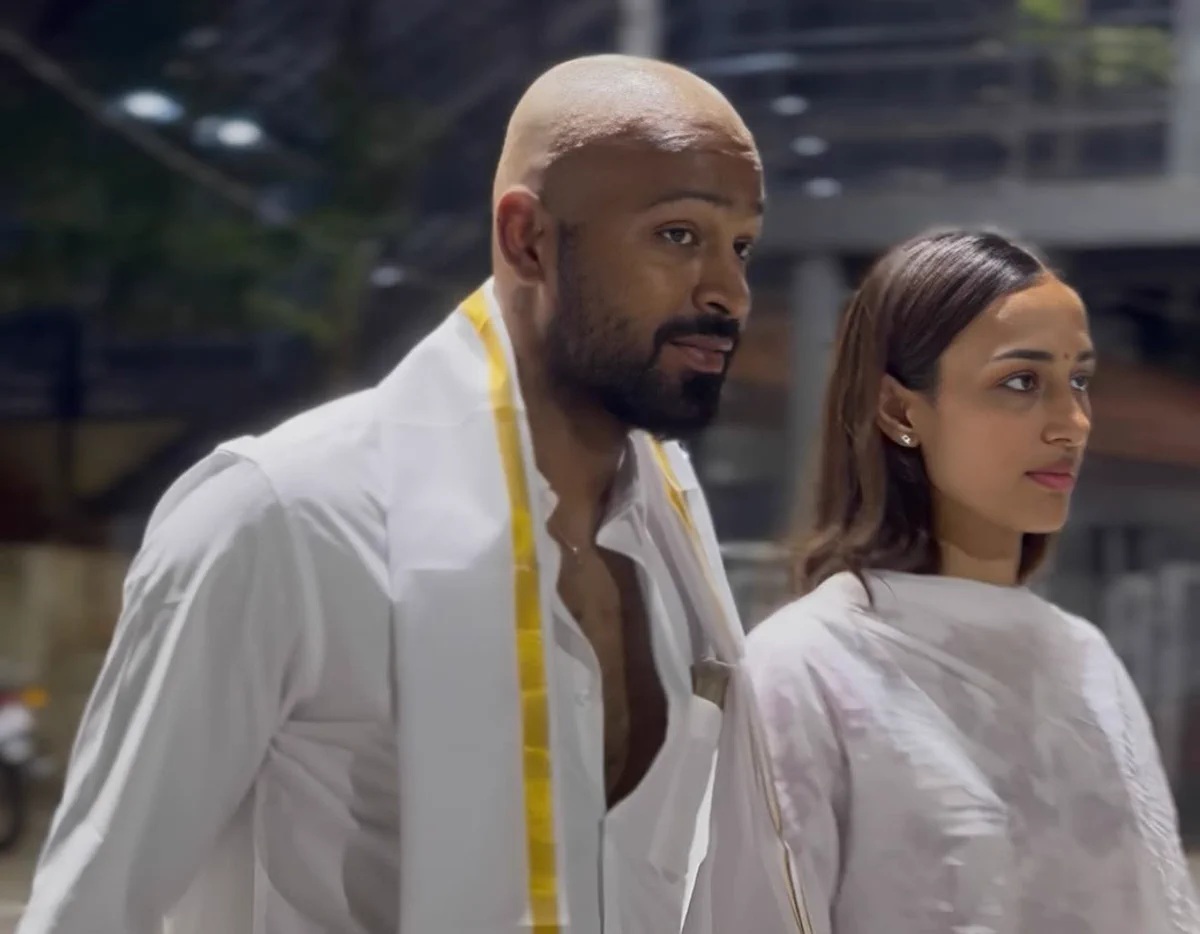Hardik Pandya At Tirupati Balaji Temple and Offers hair