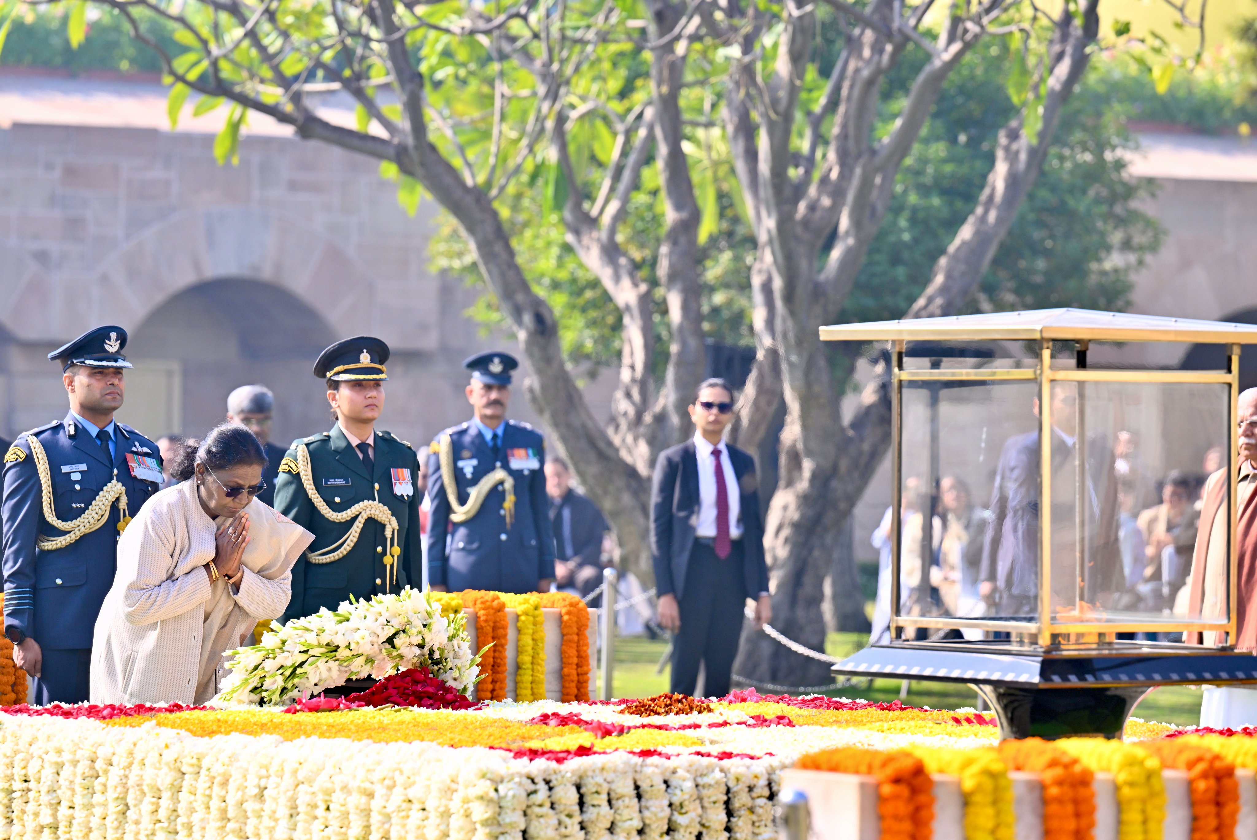 indian President Draupadi Murmu pay tribute to Gandhi Nirvan Day 78th Anniversary : 78મો ગાંધી નિર્વાણ દિવસ રાજઘાટ પર શ્રદ્ધાંજલી અર્પણ 